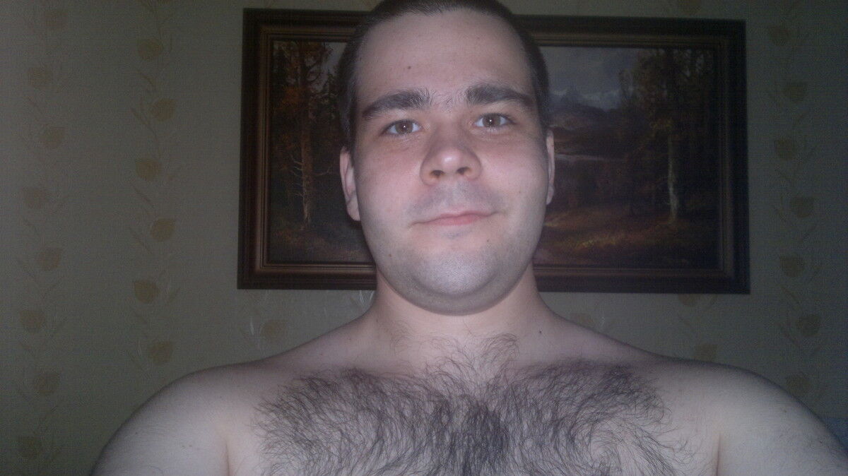  4395147  Viktor, 33 ,    