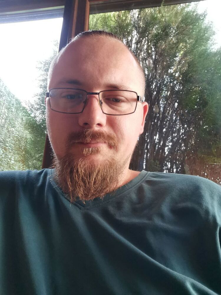  44580037  , 31 ,    