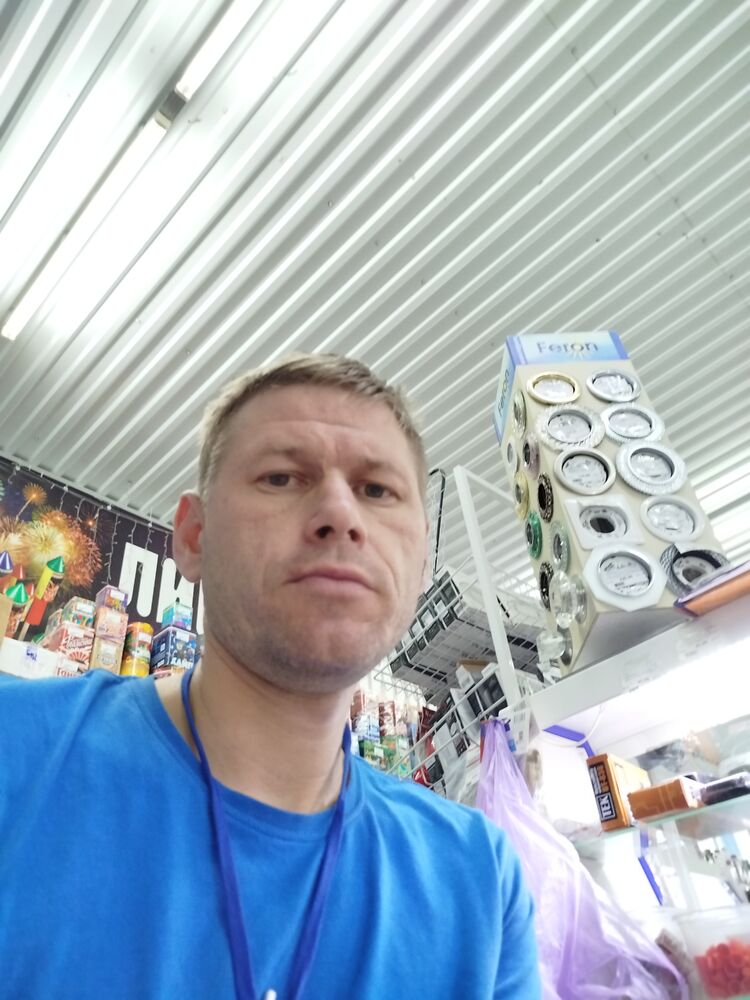  46849257  VLADIMIR, 42 ,    