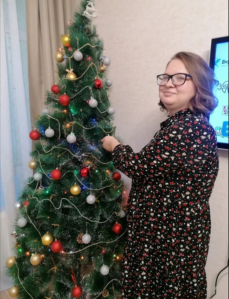  51447317  Viktoria, 27 ,    