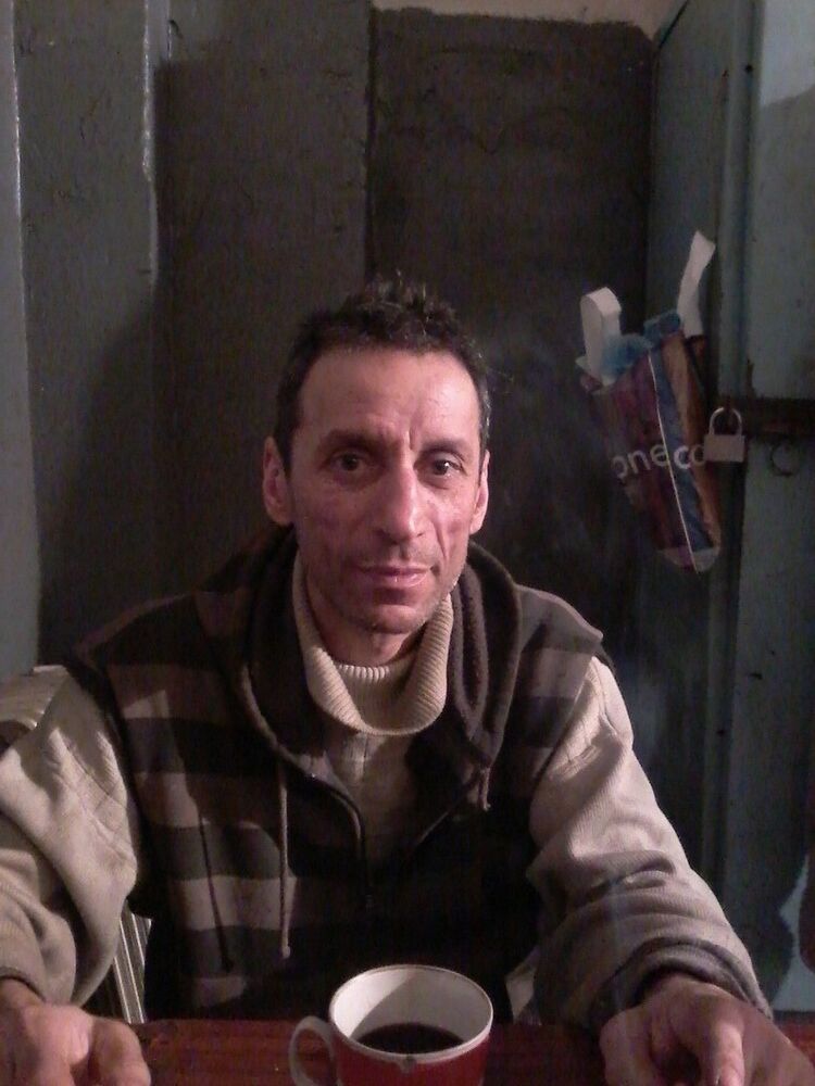  5856197  Zaalik, 60 ,    