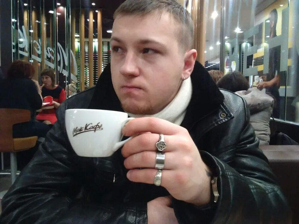  47737017  Ilya, 33 ,    