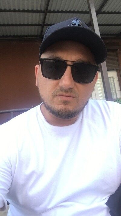  ,   Paul, 40 ,   ,   , c 