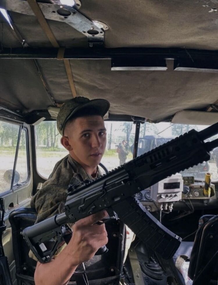  52767507  Evgenii, 25 ,    