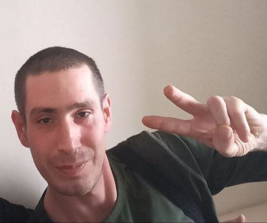  44296637  , 33 ,    