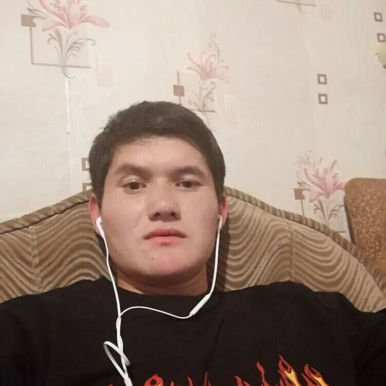  54031357  Mansur, 28 ,    