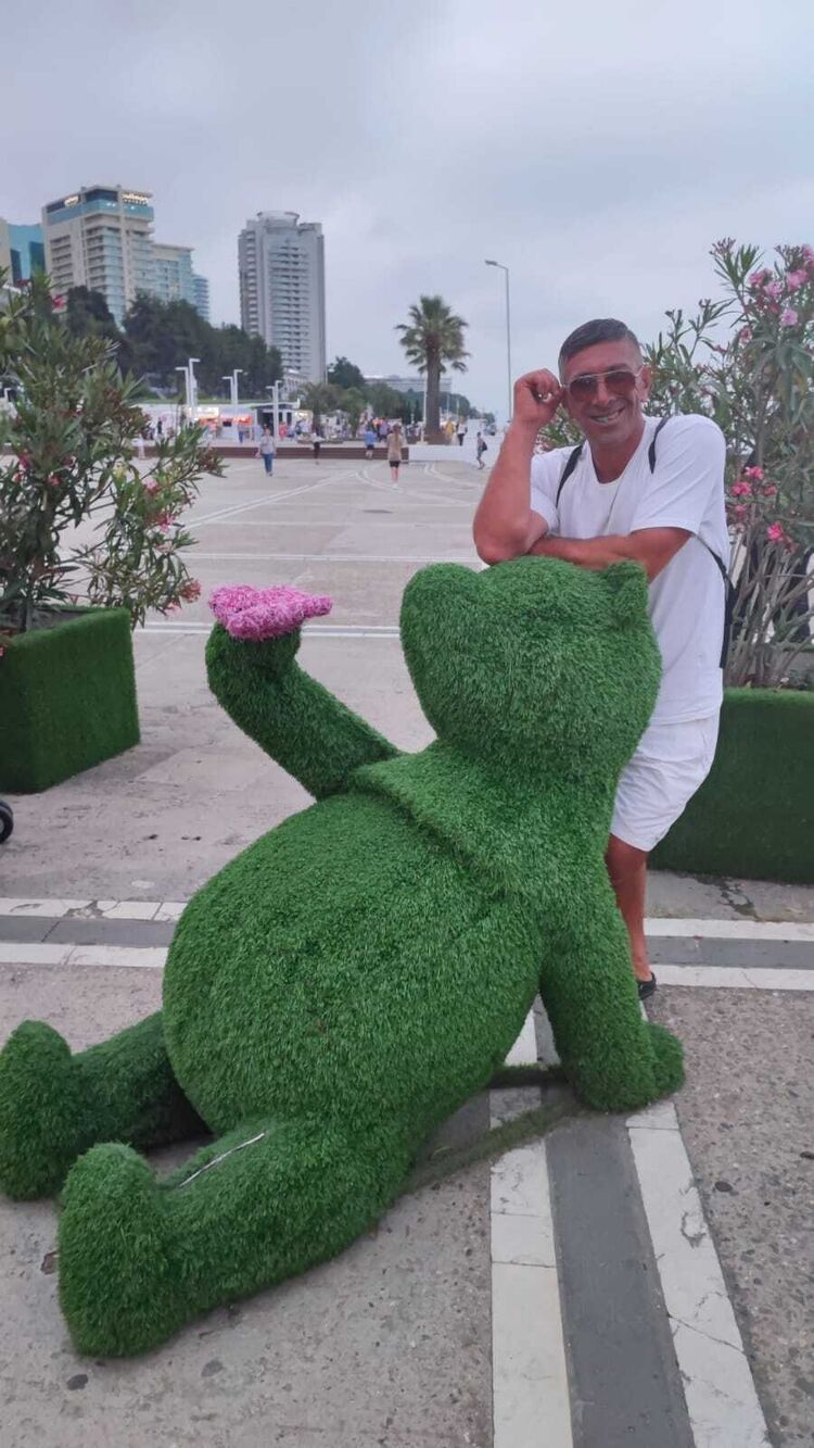  ,   Arkadi, 42 ,   c , 