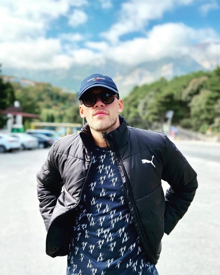  26248777  Sasha, 29 ,    -