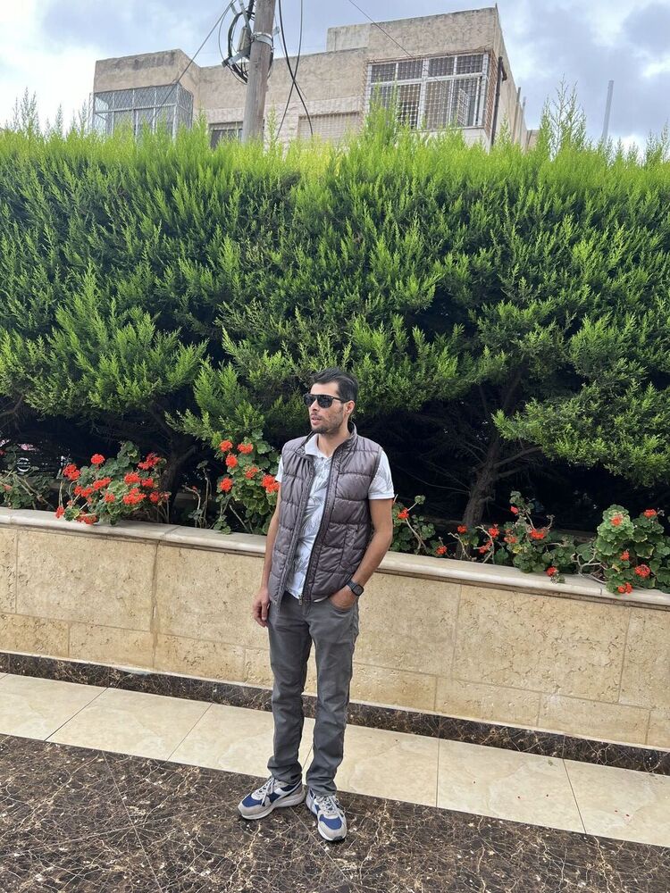  ,   Seraj, 35 ,   ,   , c 