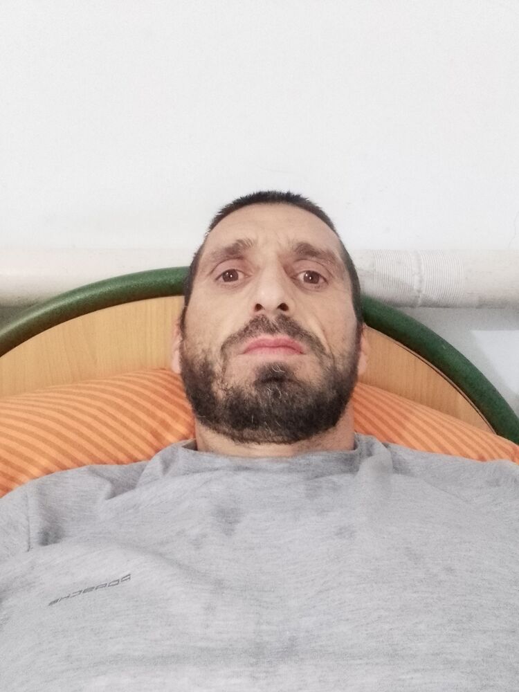  31058547  Malik, 40 ,    --