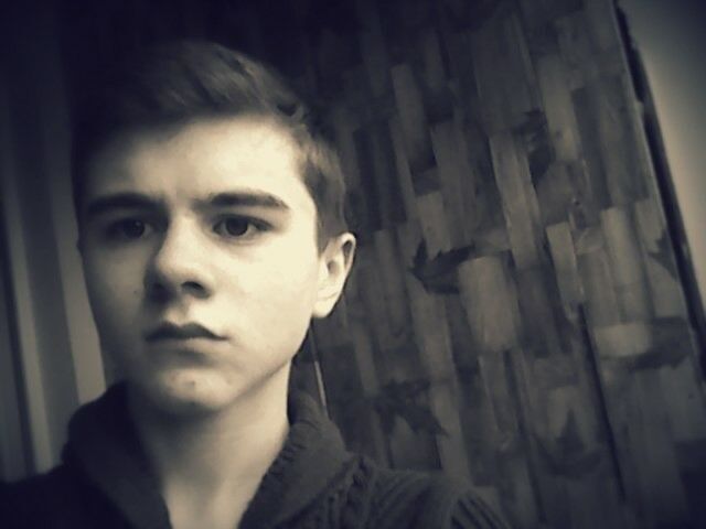  5941107  Anton, 28 ,    