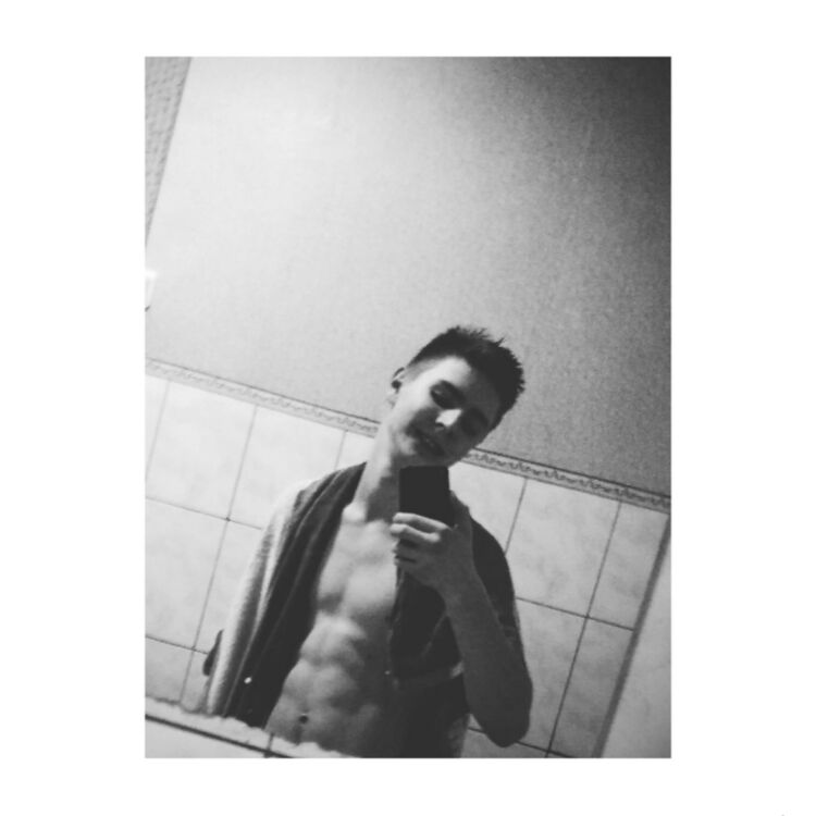  22689477  Paradlse, 25 ,    