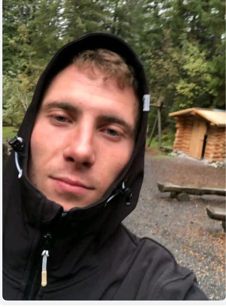  54750027  Dumitru, 28 ,    