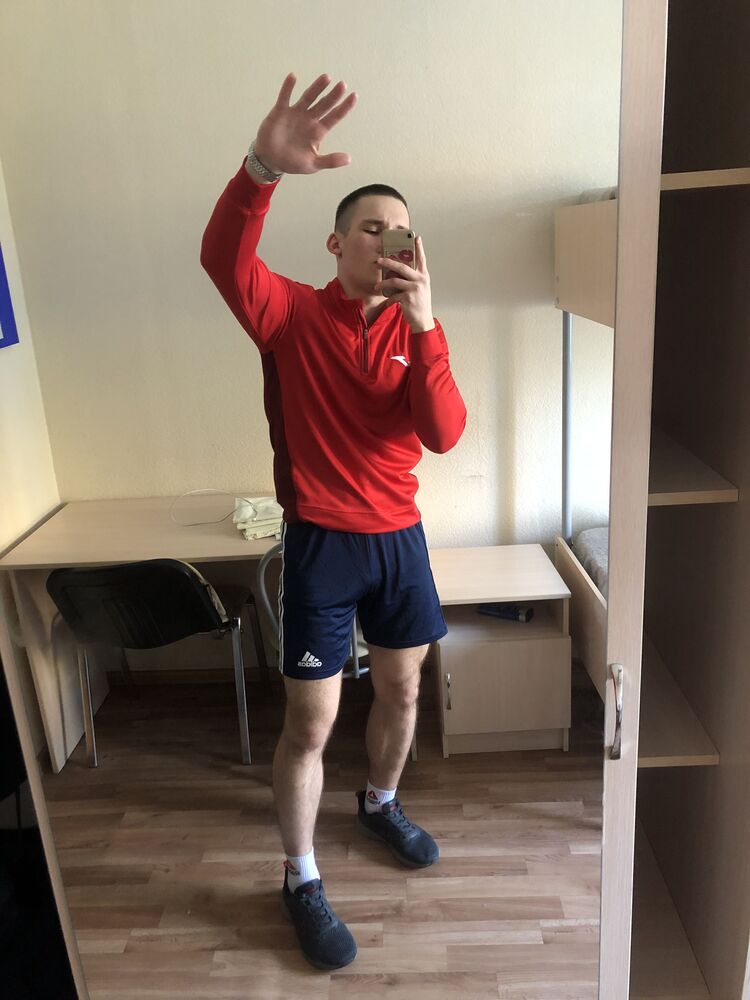  ,   Maksim, 22 ,   ,   