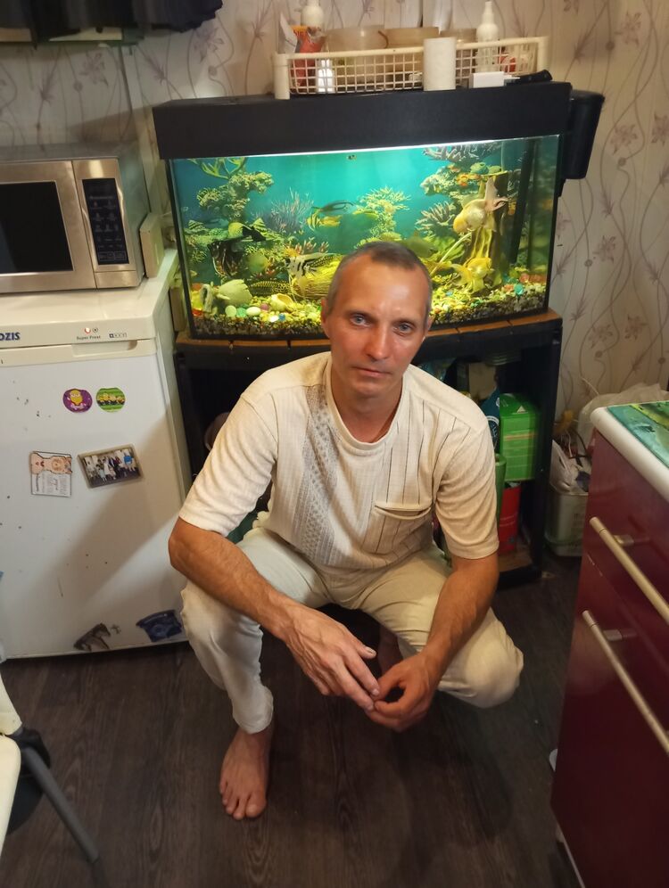  53013787  Vladimir, 50 ,    