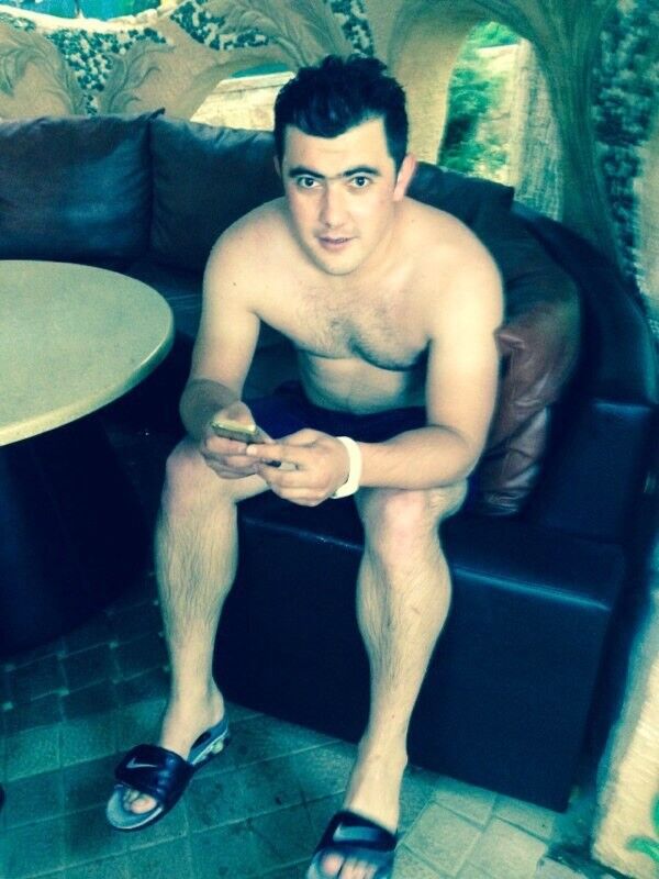  5852747  Timur, 39 ,    