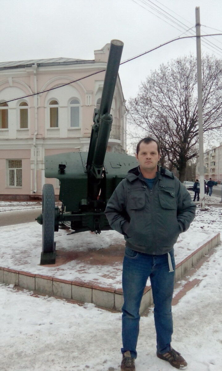  9165167  Andrey, 42 ,    