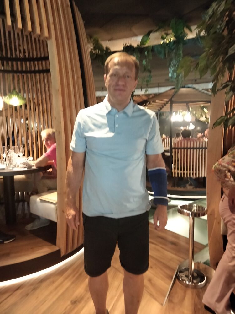  ,   Artem, 45 ,   ,   , c 