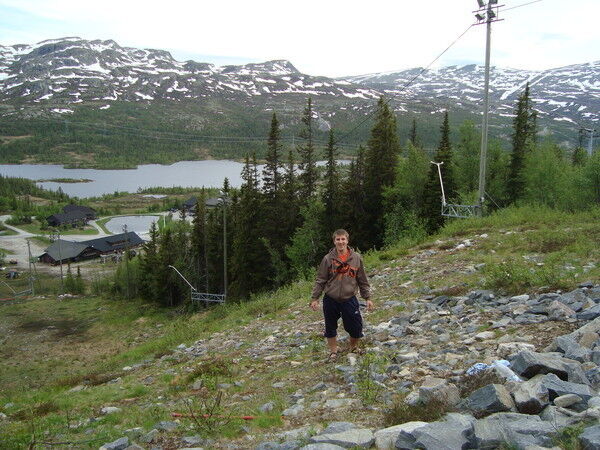  15894887  Sergei, 47 ,    