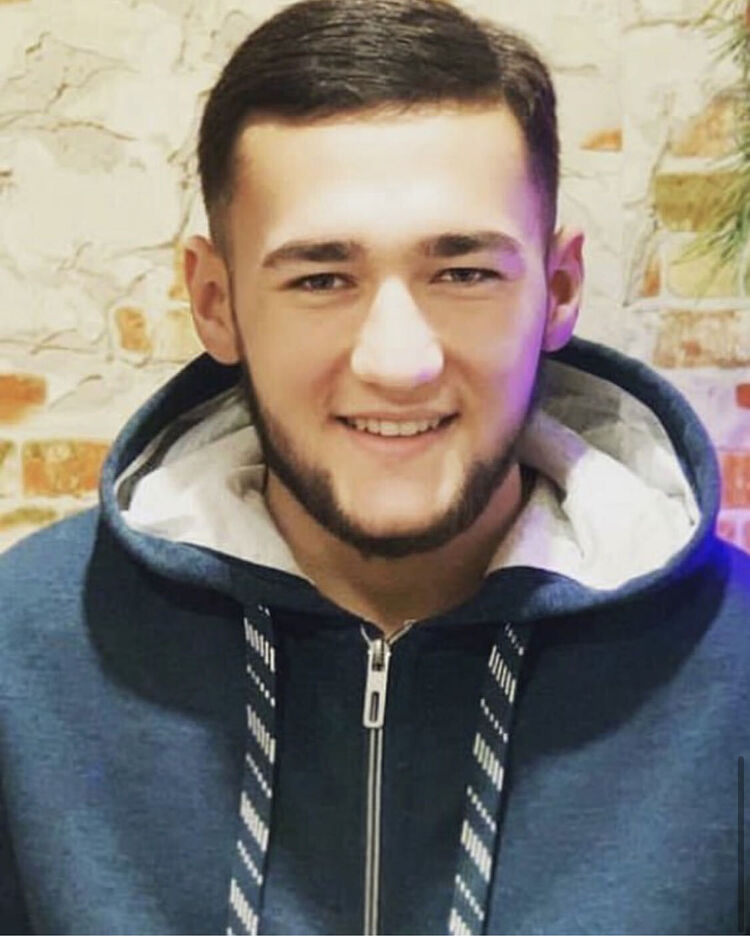  ,   Jonik, 23 ,   c 