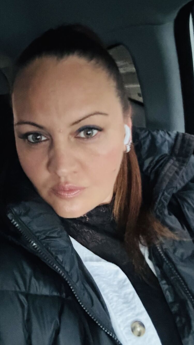  52995057  Litvi, 40 ,    