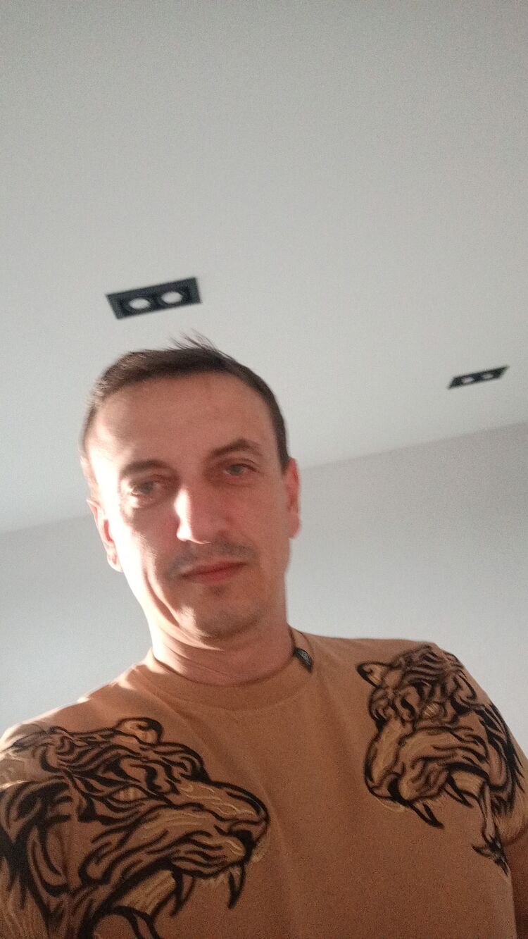  ,   Guntis, 40 ,   ,   , c , 