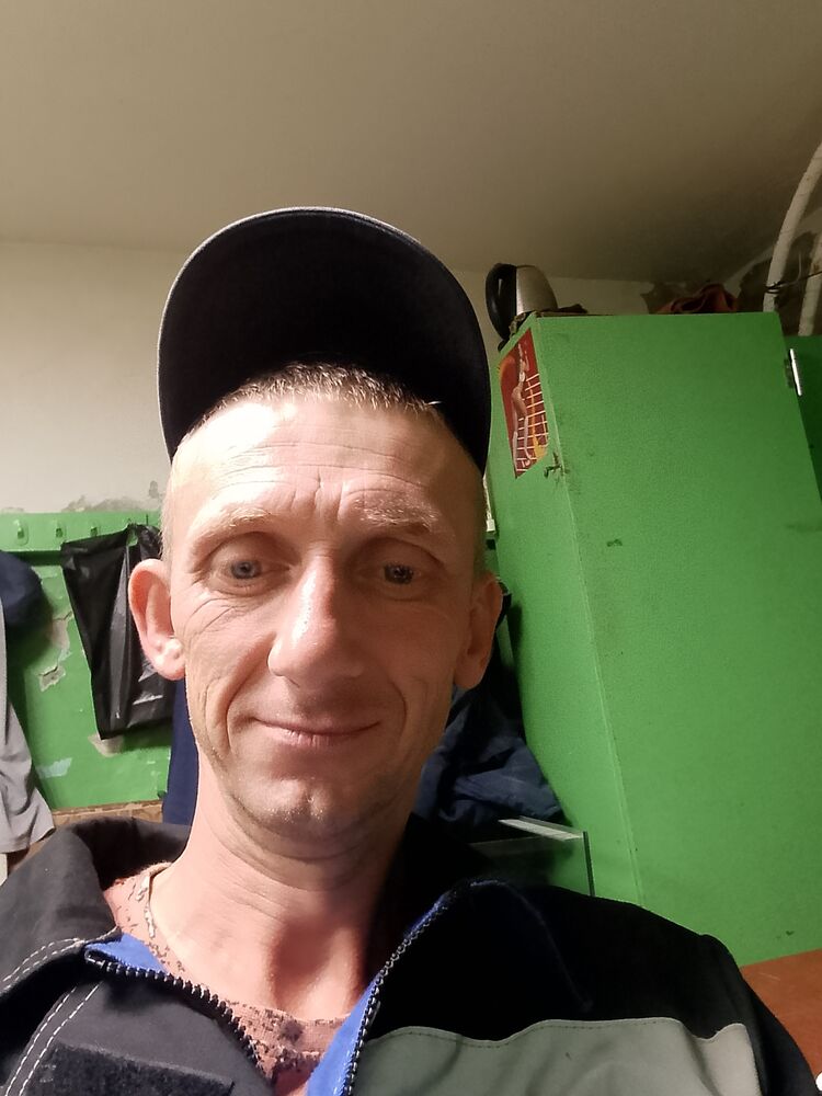  52935857  , 37 ,    