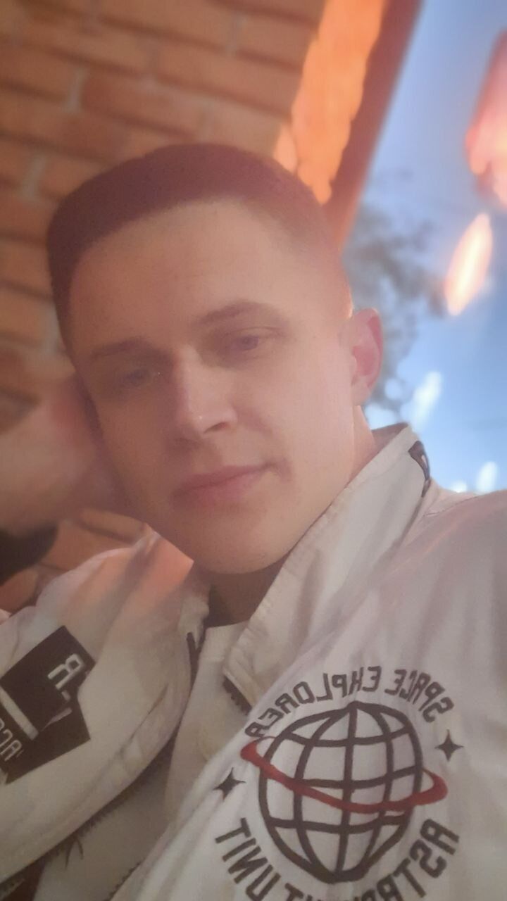  40264887  , 24 ,    