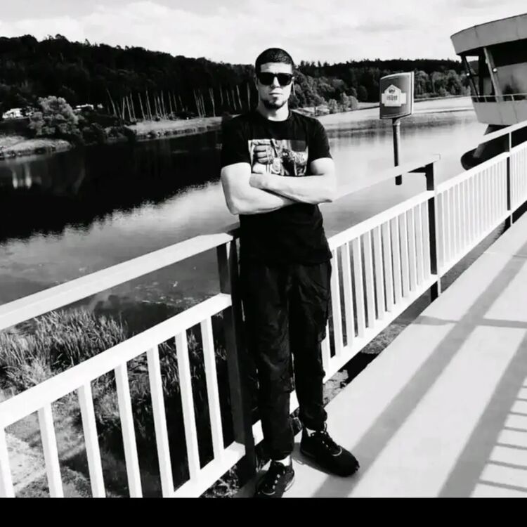  50739317  Marin, 26 ,    