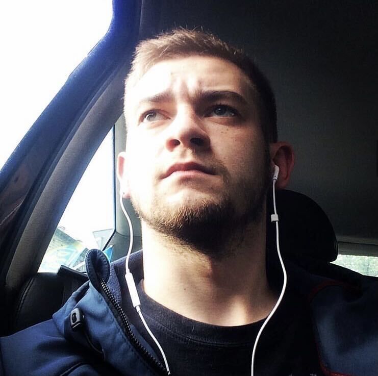  27595727  Derek, 28 ,    