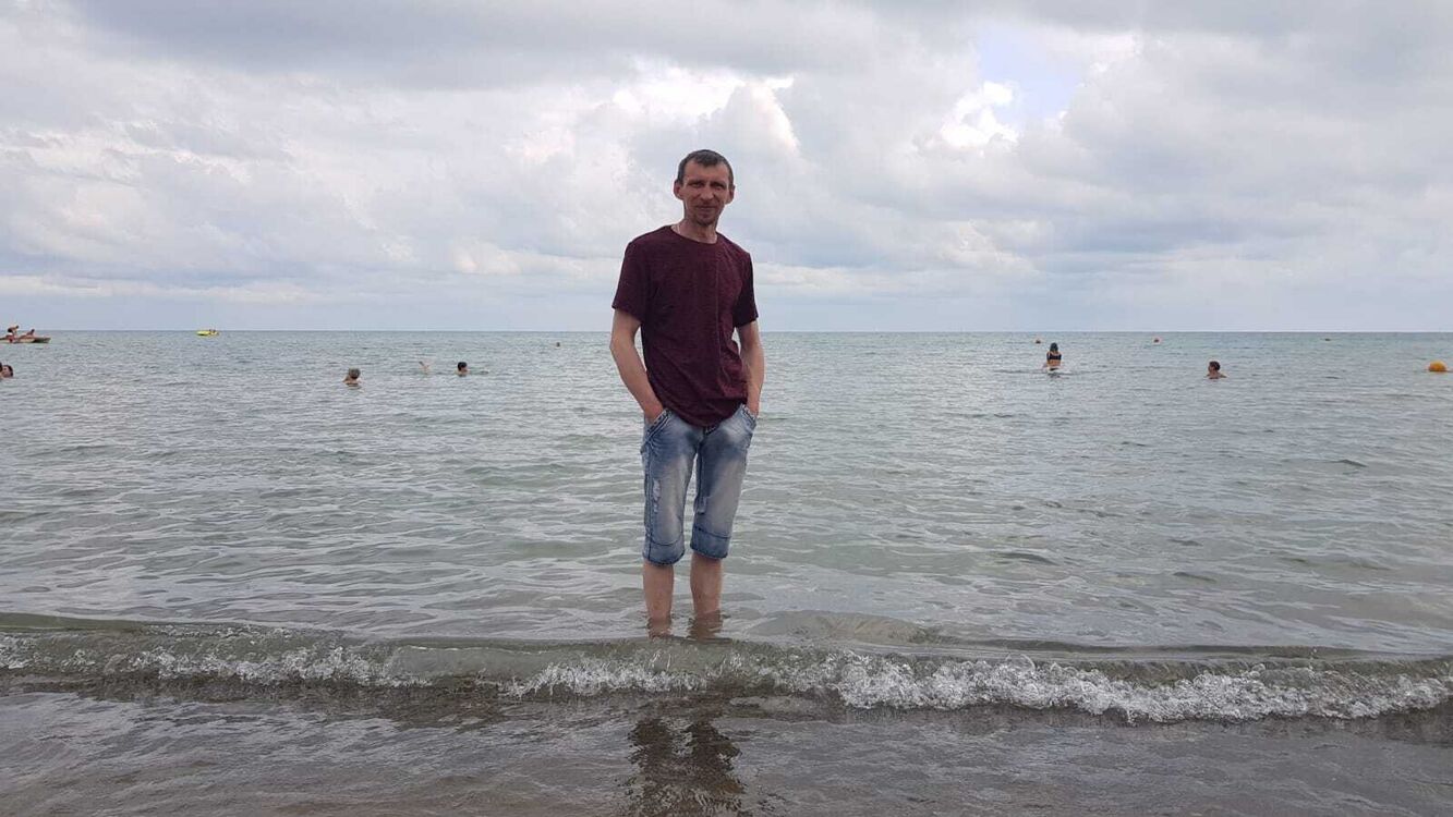  52930187  Sergey, 45 ,    