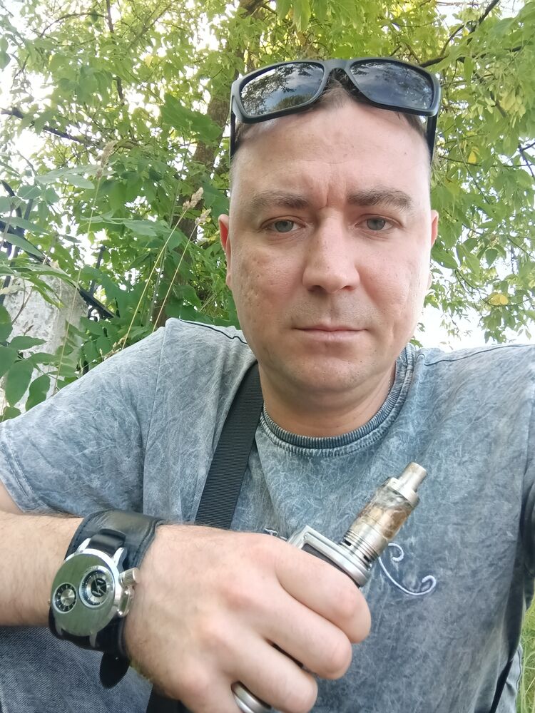  36902667  Andrey, 43 ,    