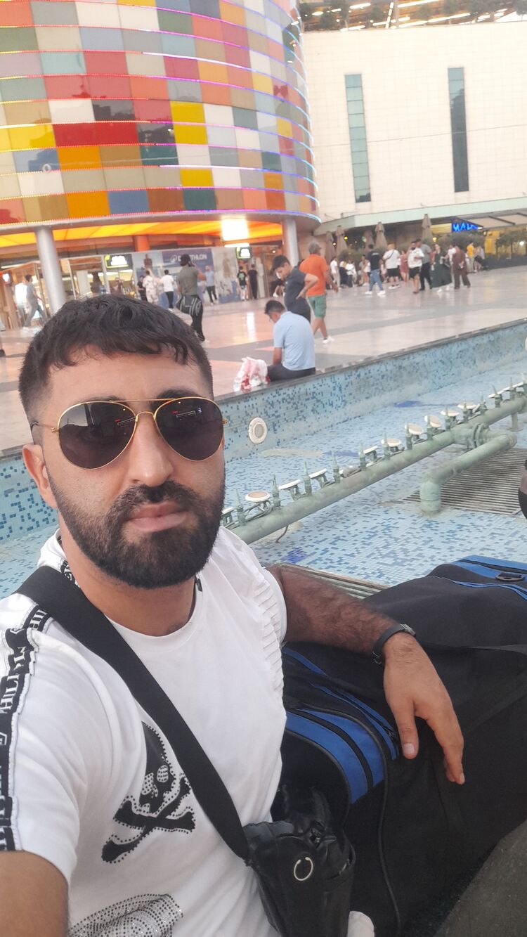  54561937  Vuqar, 31 ,    