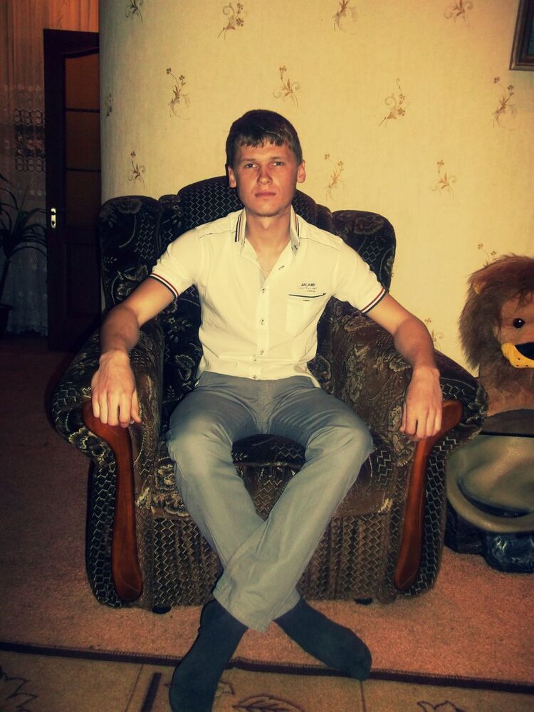  4064077  Serhio, 32 ,    