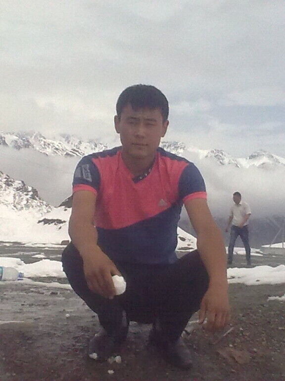  33567267  Izat, 33 ,    