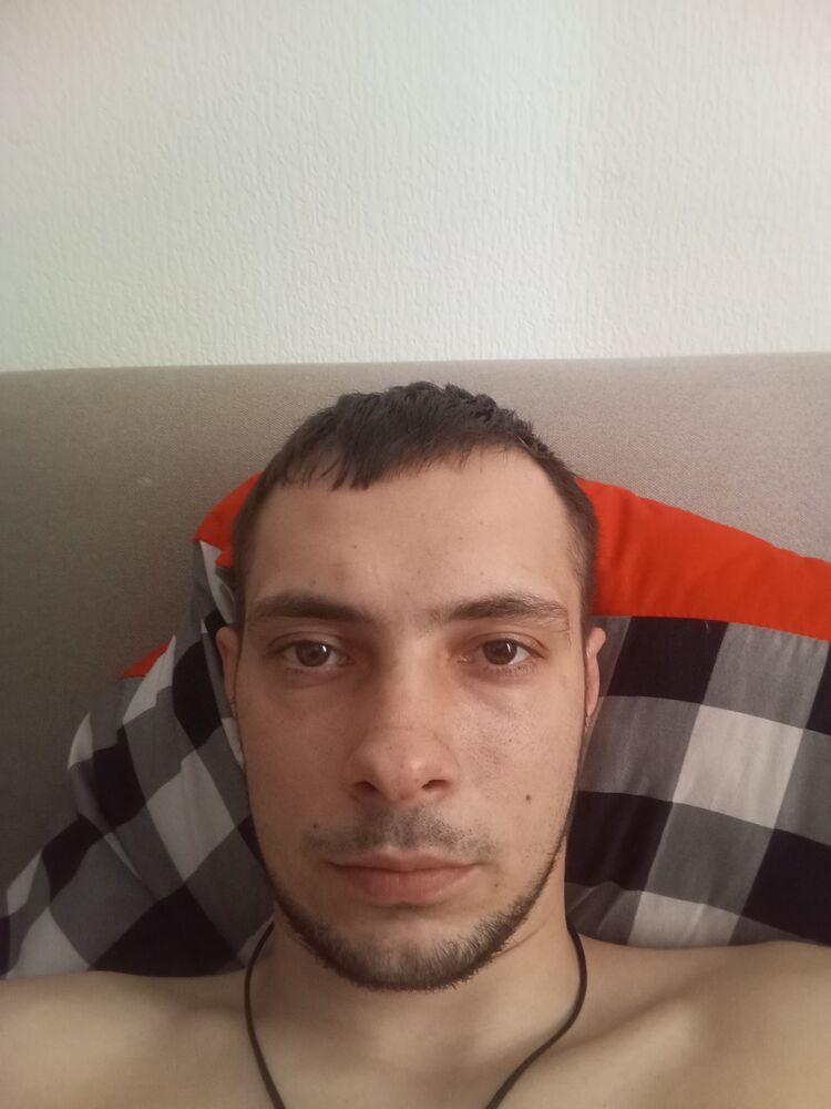  53028467  , 24 ,    -
