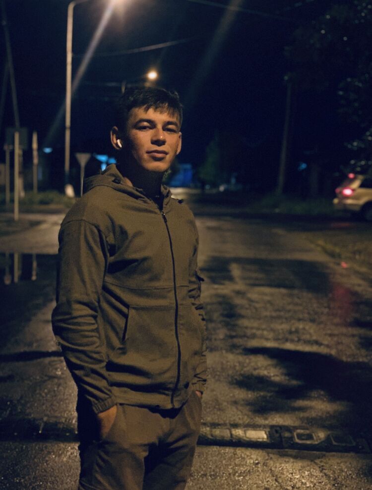  48774357  , 28 ,    
