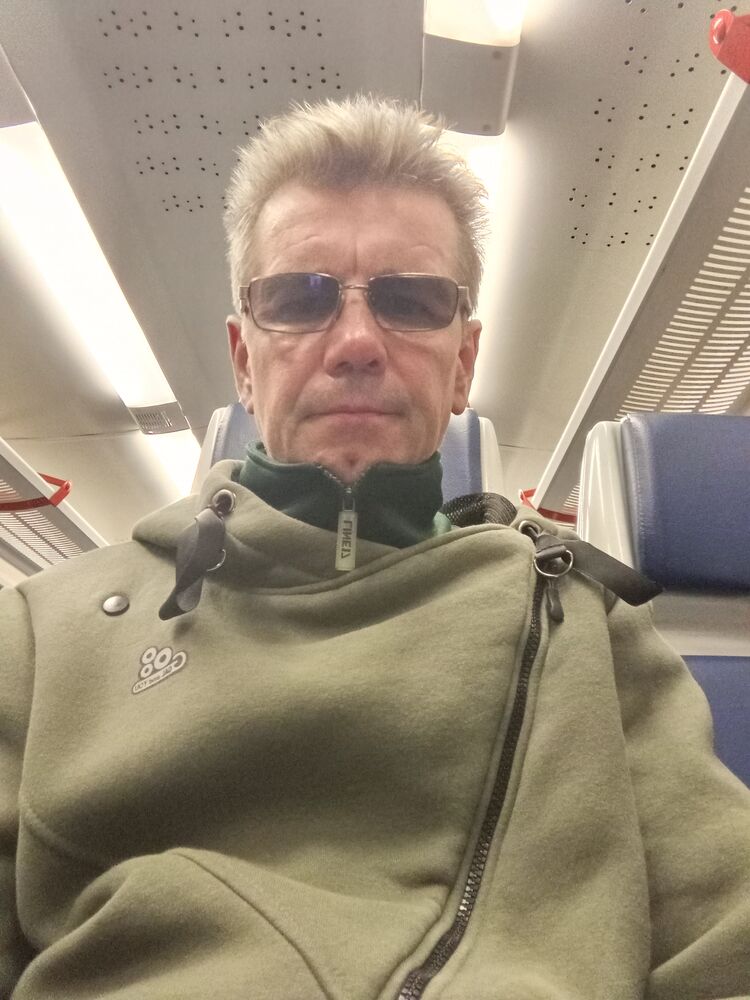  54214497  , 52 ,    -