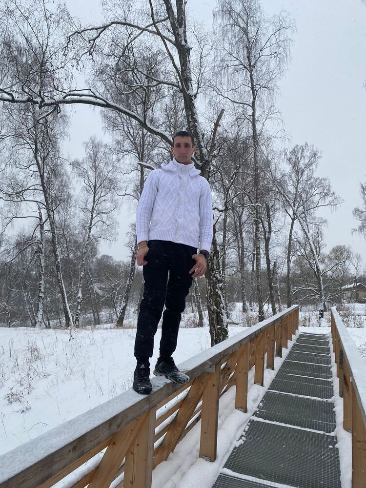  ,   Artem, 34 ,   ,   , c , 