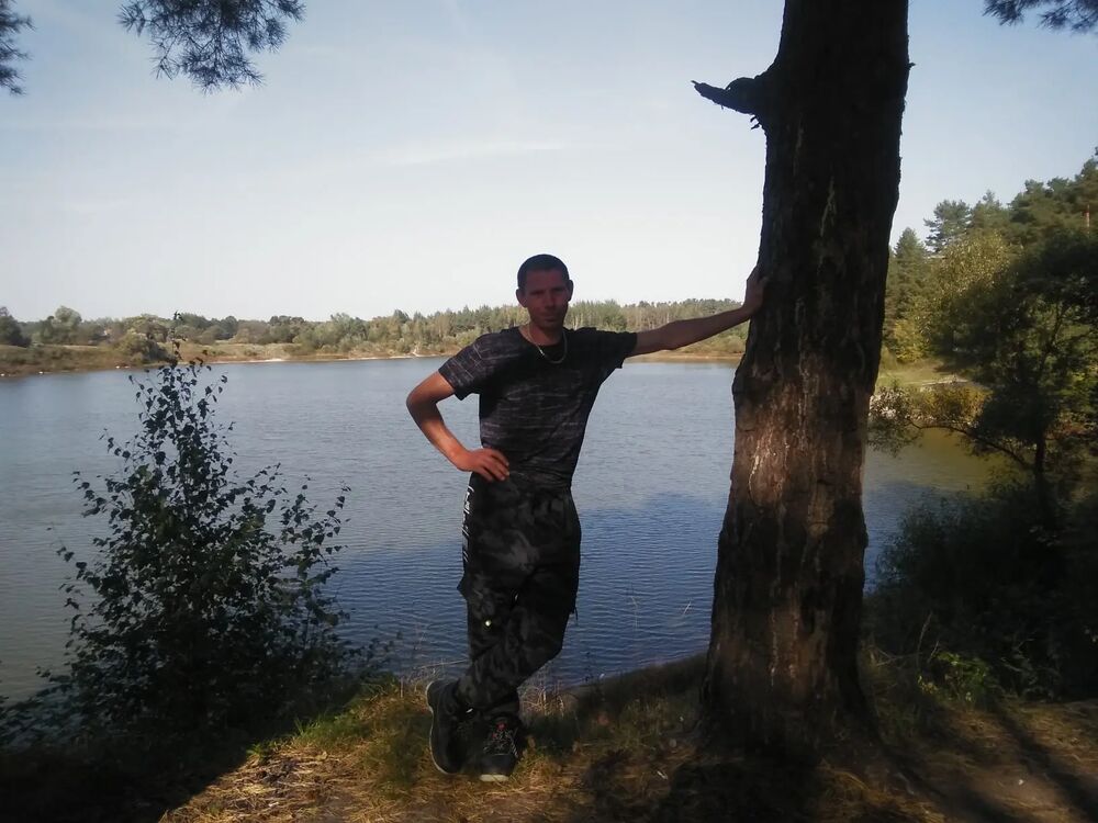  27584277  Wiktor, 41 ,    