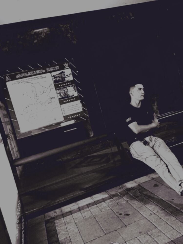  27910507  Alek, 33 ,    