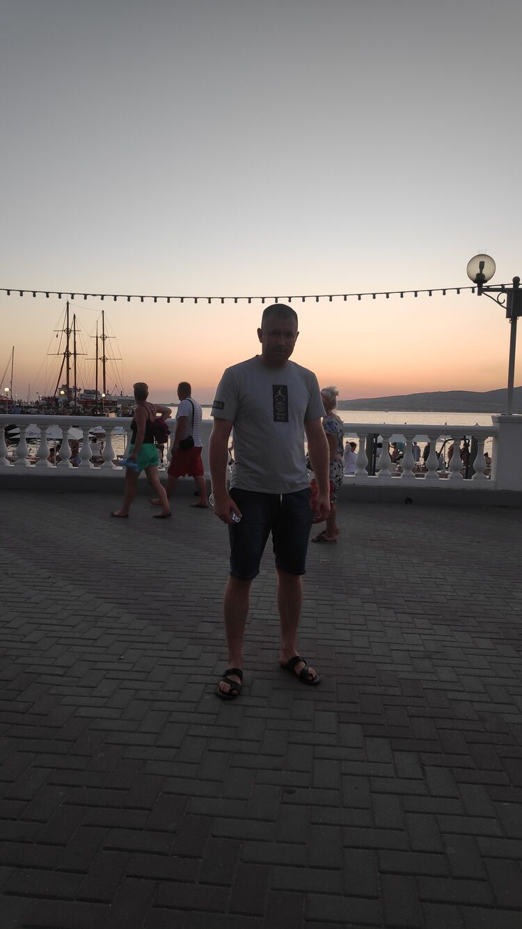  ,   Aleksandr, 37 ,   ,   , c 
