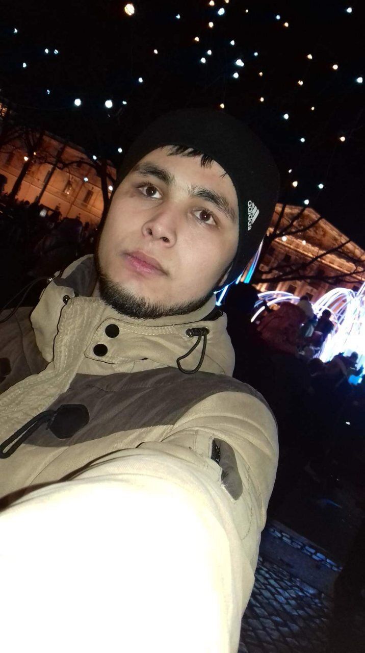  23788427  Farrux, 29 ,    