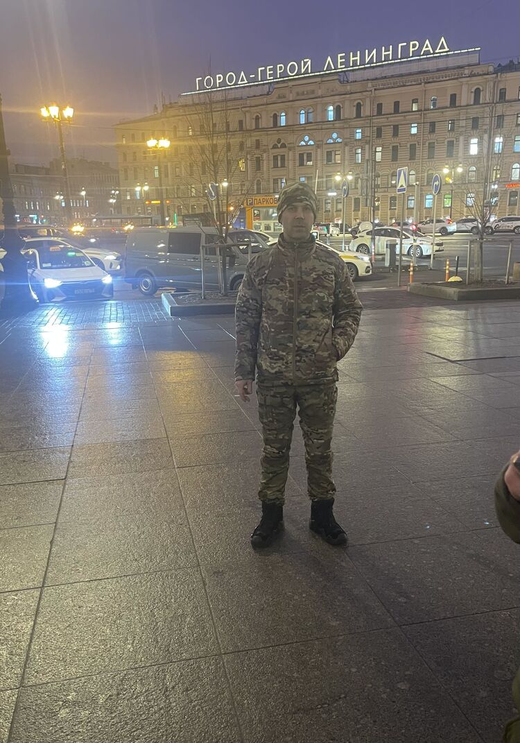  ,   Artem, 38 ,   ,   