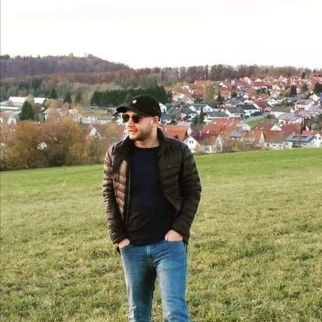  23400867  Lasha, 35 ,    