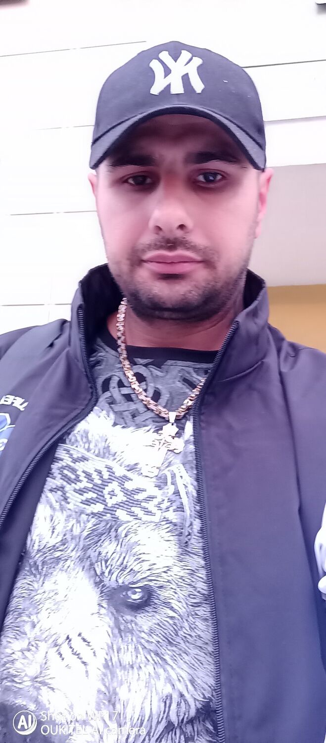  52766957  , 33 ,    