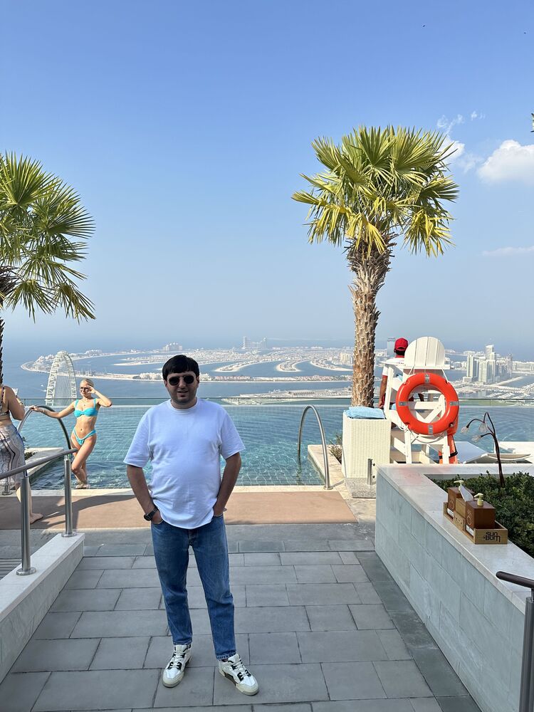  ,   Armen, 33 ,   ,   , 