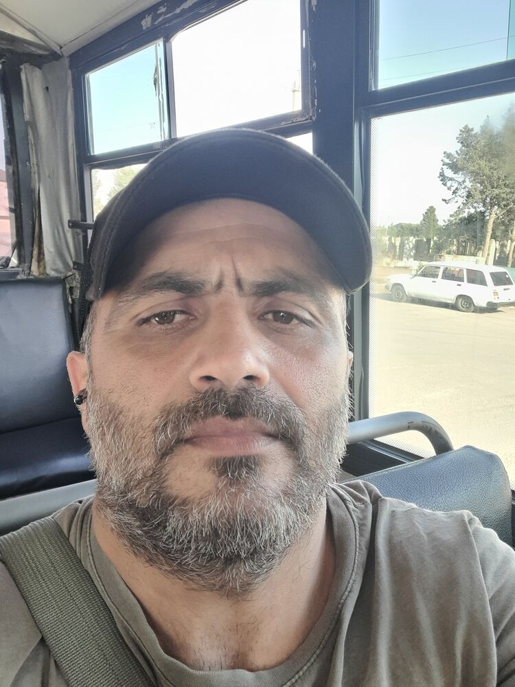  48873577  Rafael, 39 ,    