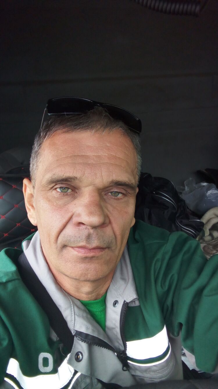  41350957  Vladimir, 48 ,    
