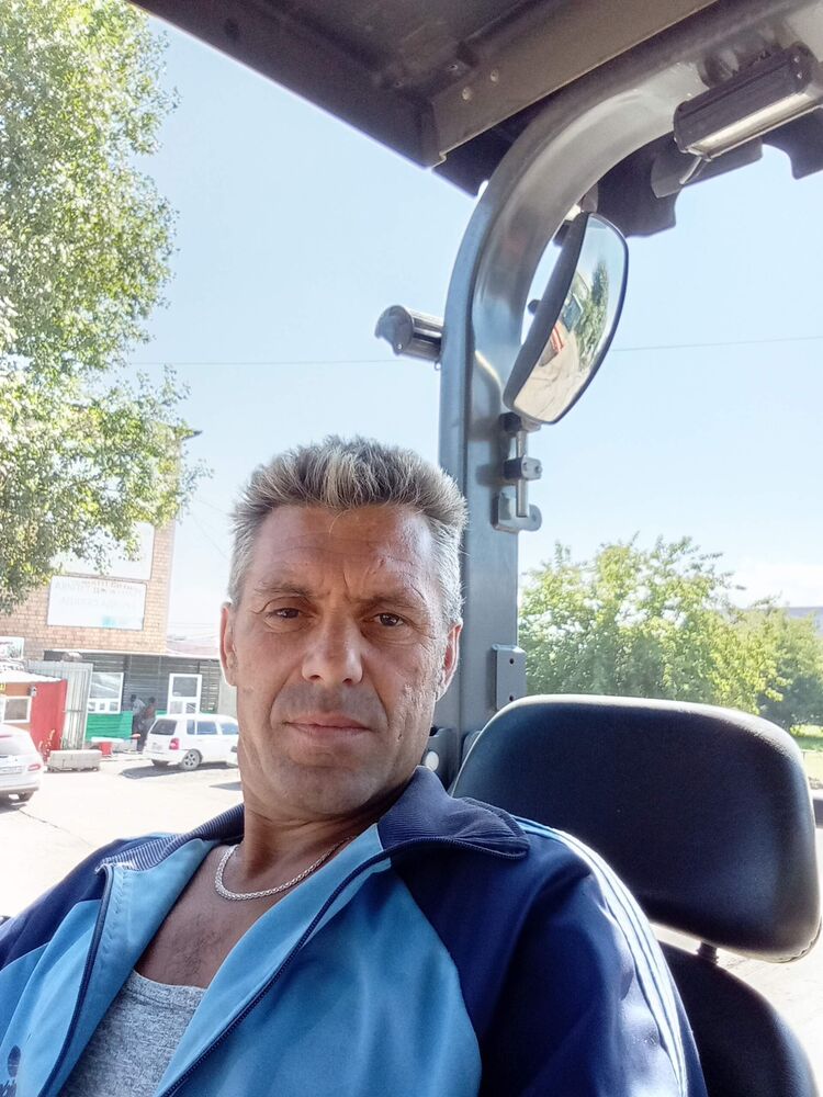  48302447  , 44 ,    